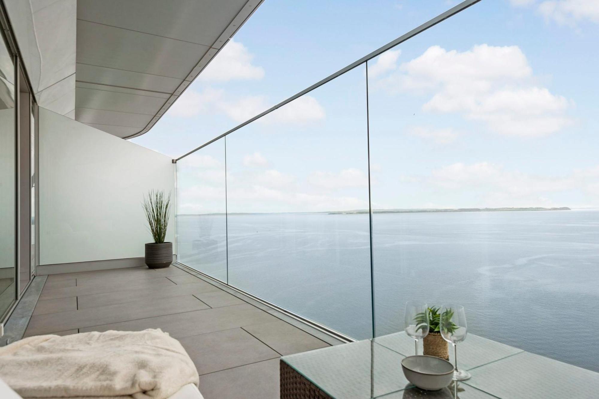 Endless Ocean Views With Private Balcony Apartment Aarhus Exterior photo