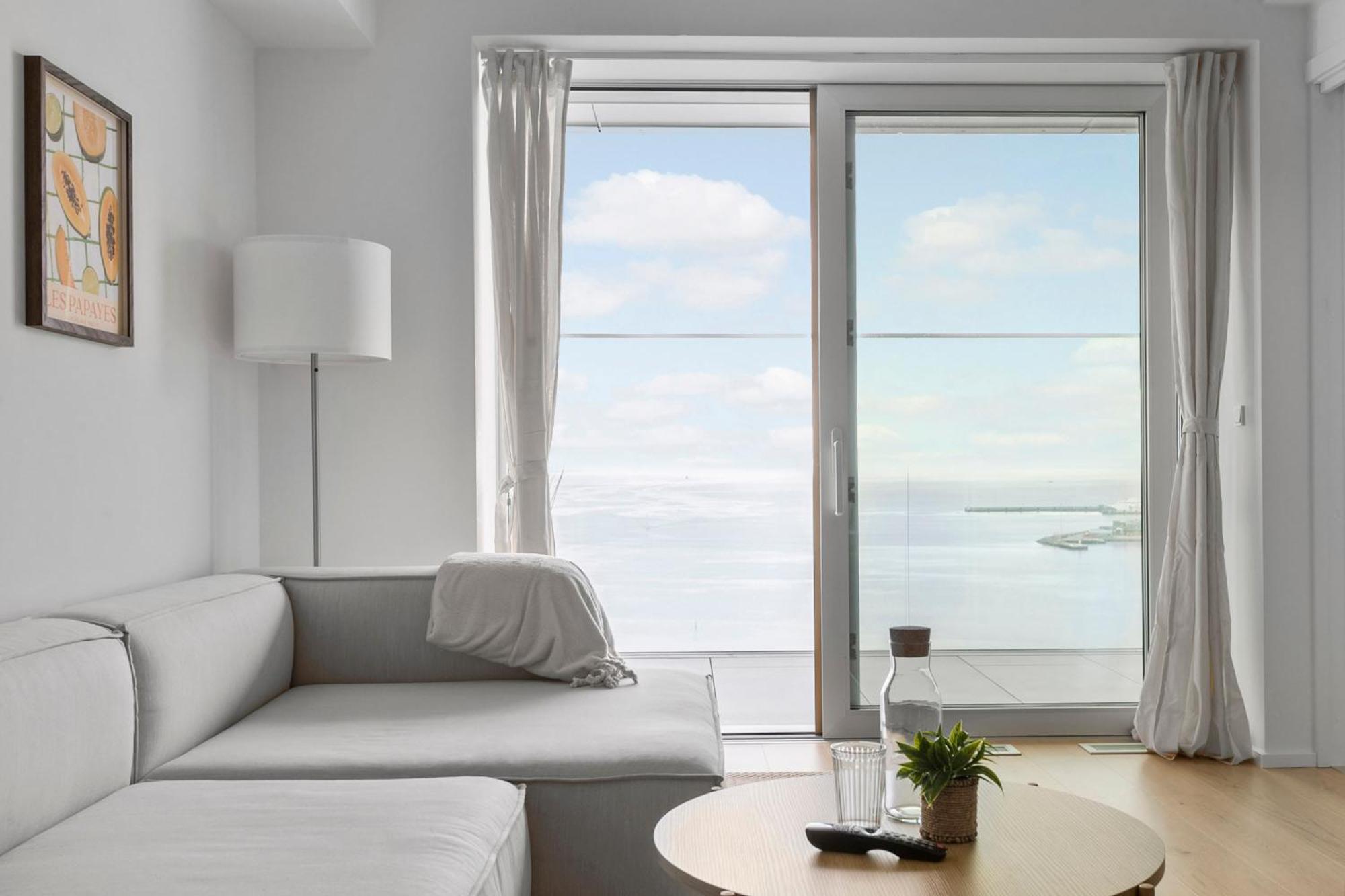 Endless Ocean Views With Private Balcony Apartment Aarhus Exterior photo